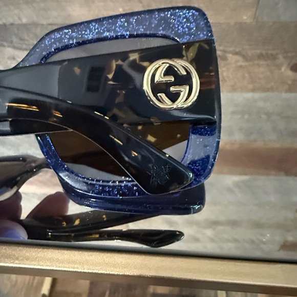 Gucci Oversized Square GG0083S Sunglasses Blue Glitter & Tortoise - Picture 3 of 10